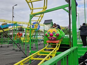 1001 Pattes / Mon manège éternel / Pomme