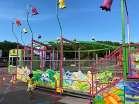 Pomme / Traineau du Père Noël (green tracks / pink supports)