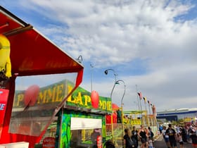 Pomme (grey tracks / yellow supports)